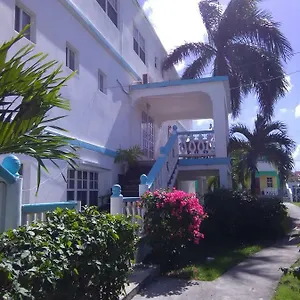 Beverley's Guest House, Guest house Nevis